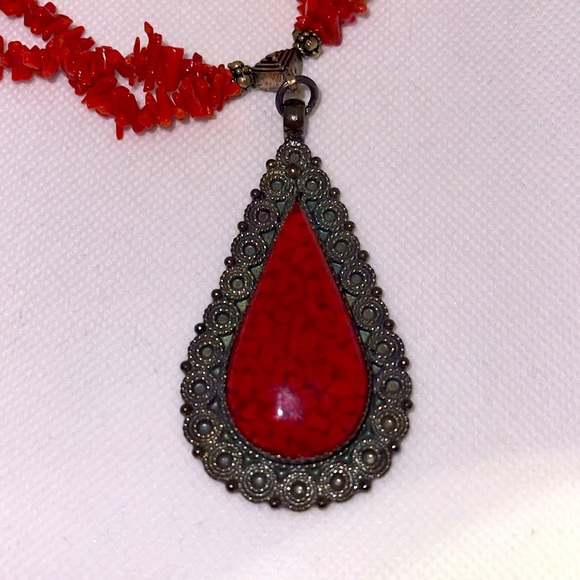 Shell Necklace - Picture 2 of 4